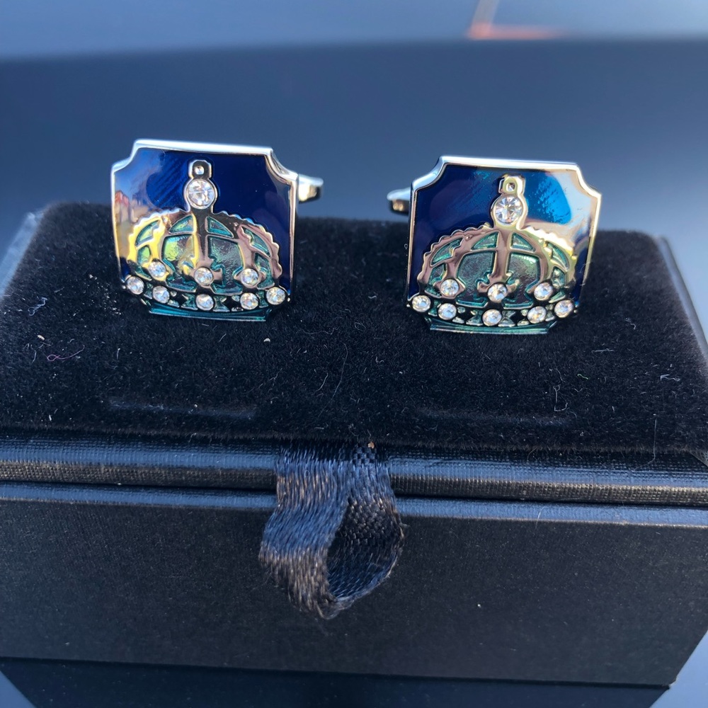 NWT CROWN CUFF LINKS WITH CZ’s